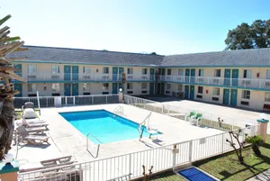 Image of Coconut Grove Motor Inn