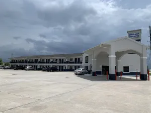 Image of Moonlight Inn & Suites