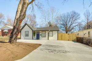 Image of Modern & Stylish Olathe Home in Prime Location