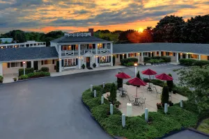 Image of Port Inn and Suites Portsmouth, an Ascend Collection Hotel