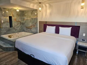 Image of Travelodge Inn & Suites by Wyndham Fullerton