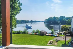 Image of Canalfront Waterford Apartment on Hudson River