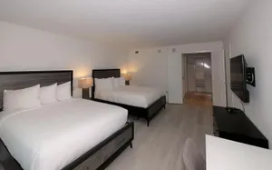 Image of Huge Beachfront Condo CozySuites at Showboat