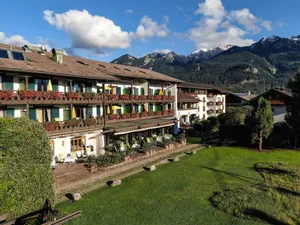 Image of Parkhotel Wallgau 4 Sterne Superior Alpenjuwel mit Spa Genuss, Golf & Wellness in der Karwendel-Region Tradition trifft Eleganz im stilvollen Rückzugsort