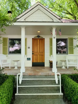Image of Cottage Grove Inn