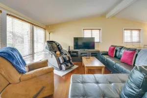 Image of Bright Ann Arbor Home with Yard, 3 Mi to U of M