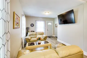 Image of 1 Mi to K-state Campus: Central Manhattan Home