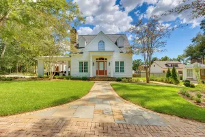Image of Luxe Fairhope Home with Covered Patio Walk to Bay