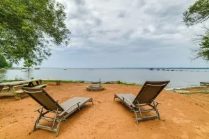 Image of House on Oneida Lake on Lewis Point in Canastota