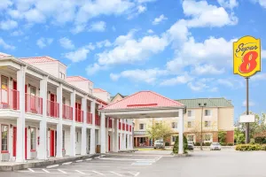 Image of Super 8 by Wyndham Clinton
