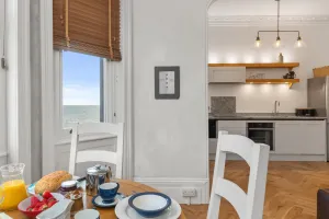 Image of Spinnaker - Close to Town Sea Views
