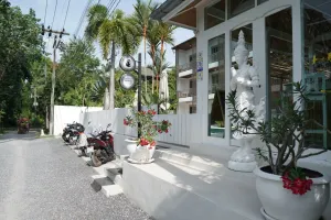 Image of Ampha Place Hotel