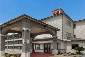 Image of Red Roof Inn PLUS + Galveston - Beachfront