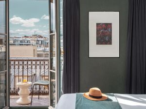 Image of Bob Hotel