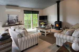 Image of French Cottage- 2 bedrooms with huge spa