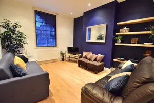 Image of Derby 2 Bed Town House - Mins to University & City - Secure Parking