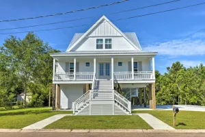 Image of Coastal Waveland House half Block to Pub Beach