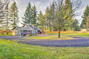 Image of Peacock Hill Retreat on 1 Acre, 1 Mi to Harbor