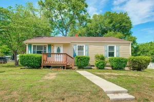 Image of 3 Mi to Historic Dtwn: Hopewell Home w/ Yard