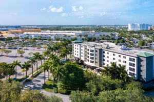 Image of Courtyard by Marriott Miami at Dolphin Mall