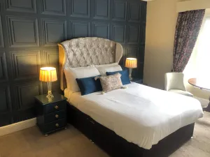 Image of White Lodge Hotel