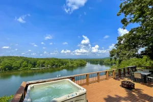 Image of Hot Tub and Views Waterfront Escape in Hot Springs