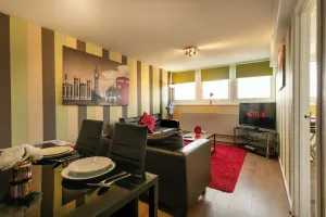 Image of Victoria Centre Apartments in the Victoria Centre Shopping Centre - Nottingham City Centre - 24 hour access - Most Central Location, Kitchen - Sunday check-out 1pm - Opposite Hilton by Restaurants & Shops - Outdoor Parking Cars or Vans five pounds a day