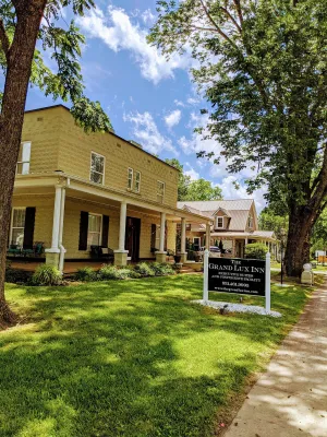 Image of Grand Lux Inn