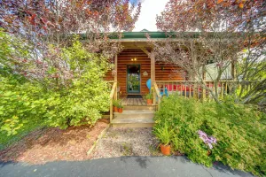 Image of Bemus Point Retreat about 3 Mi to Chautauqua Lake