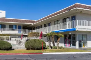 Image of Motel 6-Mojave, CA