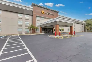 Image of La Quinta Inn & Suites by Wyndham Jacksonville Mandarin