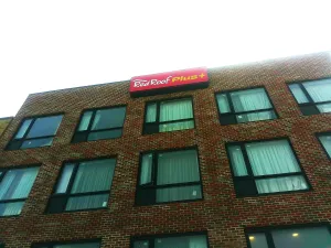 Image of Red Roof PLUS Brooklyn - 3rd Ave