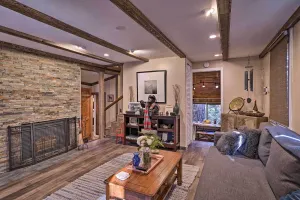 Image of Cozy, Pet-friendly Mtn Cabin: 1 Mi to Lake Gregory
