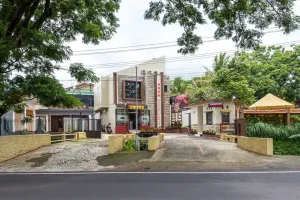 Image of RedDoorz near Dino Park