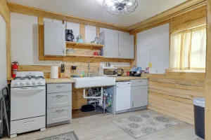 Image of 2 Mi to Dtwn: Pet-friendly Casper Apt!