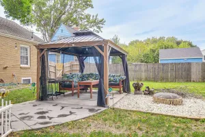 Image of 1 Mi to Valley Junction: Pet-friendly Iowa Home