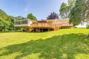 Image of 1440 Getaway w/ Yard & Deck ~ 16 Mi to Rochester