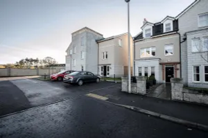 Image of Orange Apartments Polmuir Gardens Only 7 minutes to City Centre