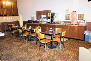 Image of Super 8 by Wyndham Burlington