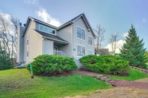 Image of 1 Mi to Waterpark: Mtn-view Poconos Hideaway!