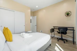 Image of Modern 2Bed 2Bath w/ parking in Excelsior District