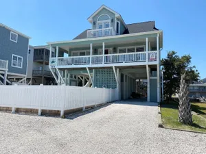 Image of Turtle Cove (formerly Fiddler's Green) 4 Bedroom Home by RedAwning