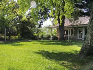 Image of Cottage on Armstrong