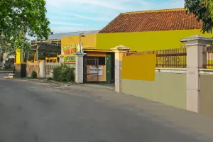 Image of OYO Life 92593 Penginapan Sultan Haji 1