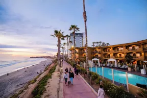 Image of Pacific Terrace Hotel