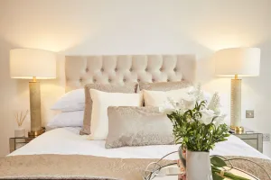 Image of Modern Deluxe Leeds Dock Apartment Free Secure Parking