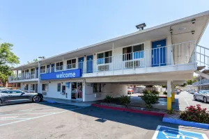 Image of Motel 6 Sacramento, Ca - Downtown