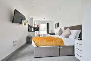 Image of Stunning Studio In Converted Building
