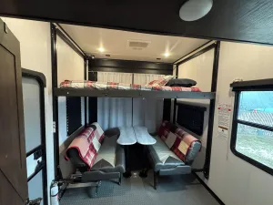 Image of MTS #121 - 45' Deluxe RV