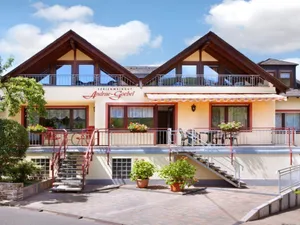 Image of Holiday Winery Andrae-goebel